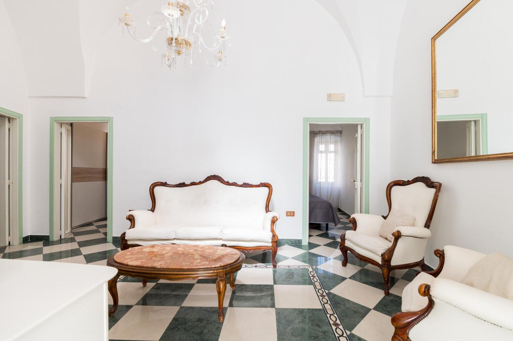 Sant Oronzo Palace Остуни Екстериор снимка