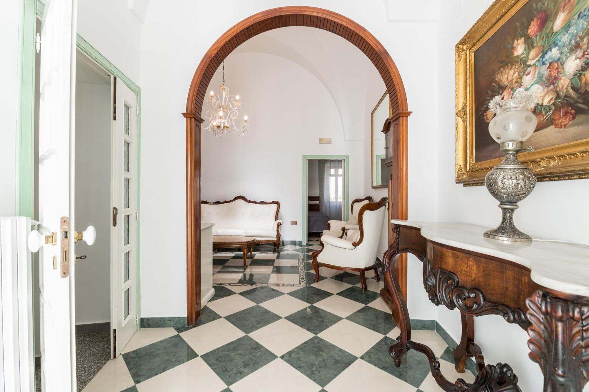 Sant Oronzo Palace Остуни Екстериор снимка